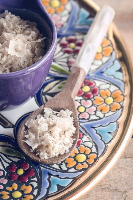 Salt in ceramic bowl — Stock Photo