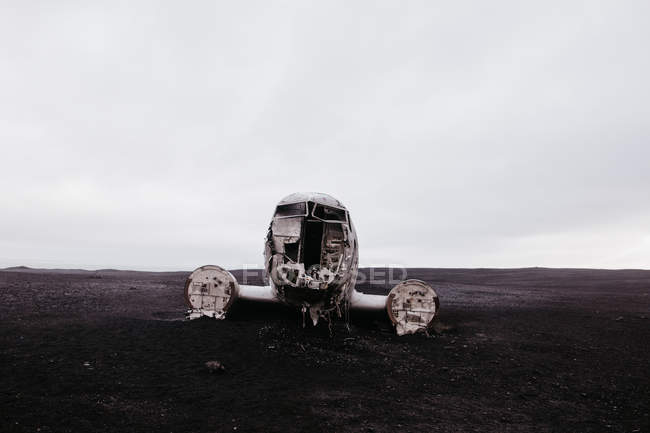 Dakota DC-3 plane wreckage in Solheimasandur — Stock Photo