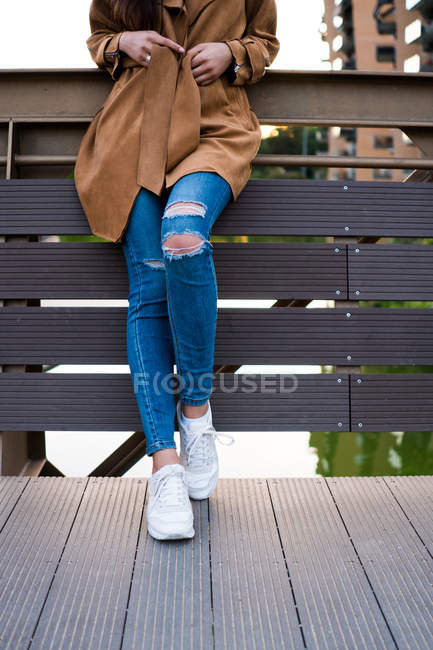 Stylische Frau posiert — Stockfoto