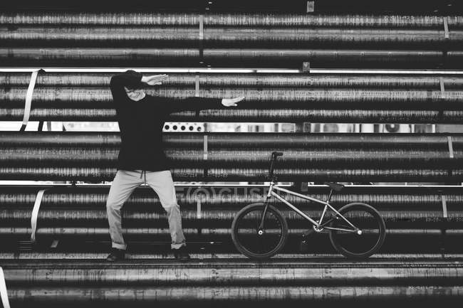 Young dancing BMX rider — Stock Photo