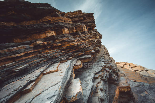 Скельні утворення в горах — стокове фото