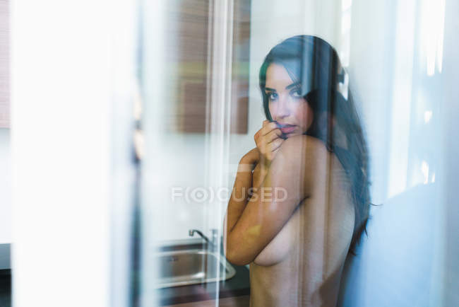 Modelo sensual posando topless — Fotografia de Stock