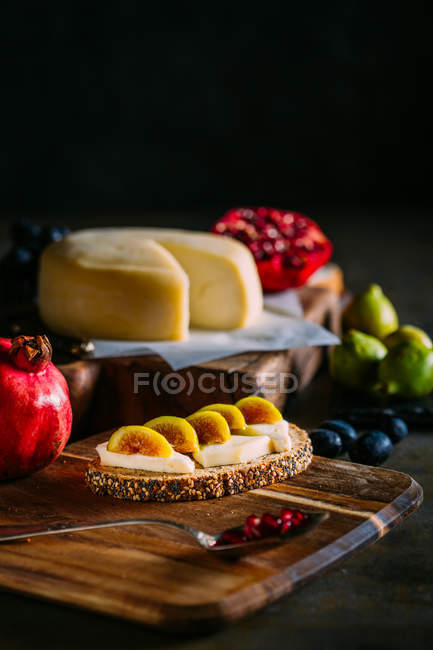 Toasts au pain et figues — Photo de stock