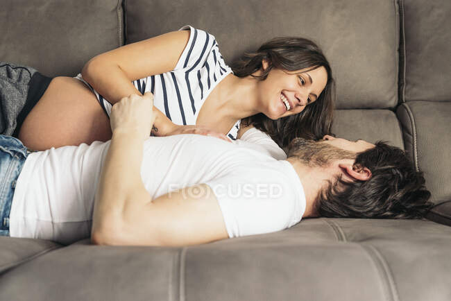 Mother and father waiting their newborn baby. — Stock Photo