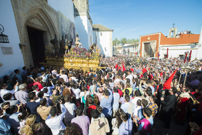 Jerez de la Frontera, Andaluzia, Espanha, 31 de março de 2015: Semana Santa: Celebração da terça-feira de Páscoa em Jerez de la Frontera. A irmandade 