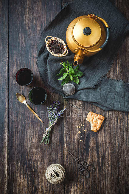 Arabic nana mint tea set — Stock Photo