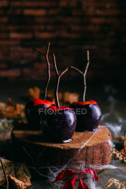 Карамельные яблоки на Хэллоуин — стоковое фото