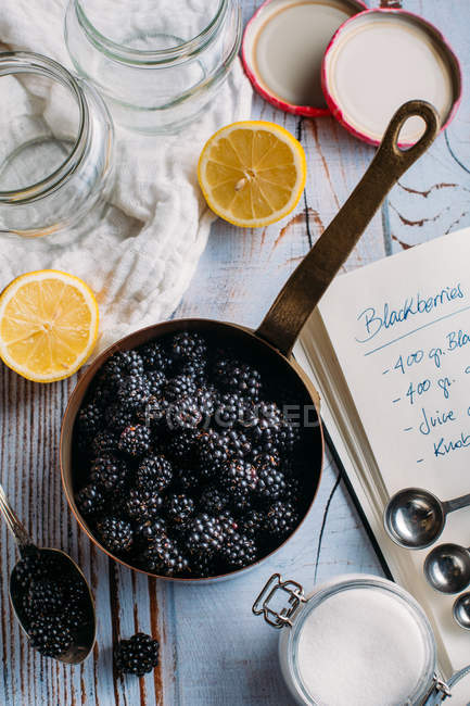 Blackberries in coper pot — Stock Photo