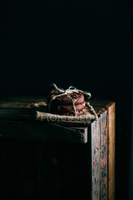 Galletas Brownie atadas con cuerda - foto de stock