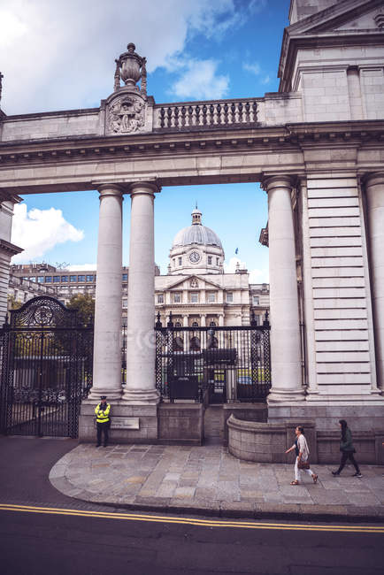 Dublin, Irland - 9. August 2017: Außenfassade des Regierungspalastes in Dublin, Irland. — Stockfoto