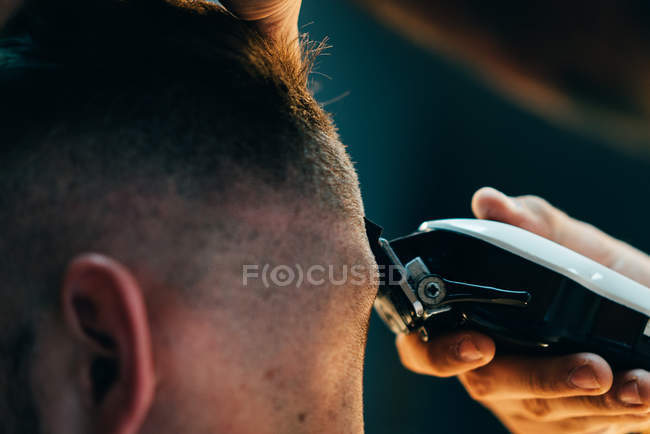 Máquina de grooming cabeça masculina — Fotografia de Stock