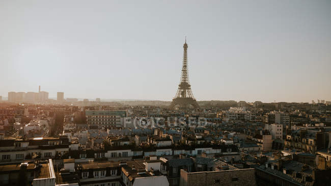 Torre Eiffel e paesaggio urbano nella giornata di sole, Parigi, Francia — Foto stock