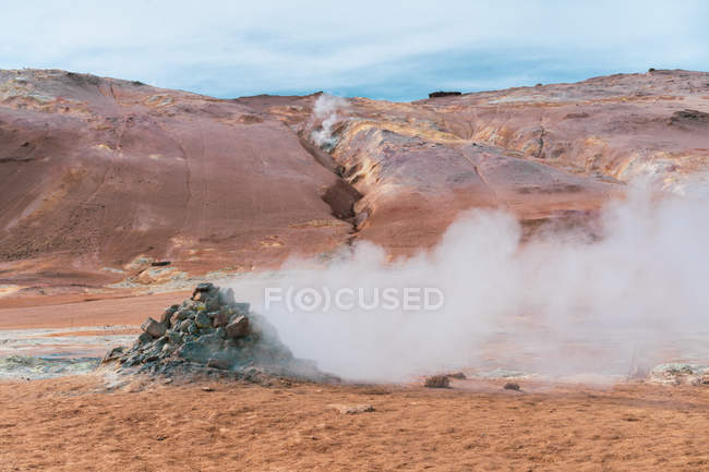 Hot steaming pools with mud and sulfur — Stock Photo