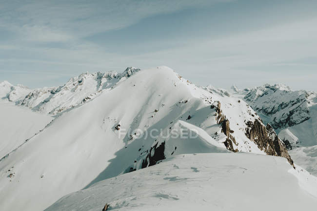 High snowy mountains — Stock Photo