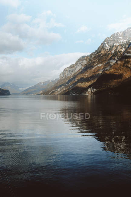 Lake and rocky mountain — Stock Photo