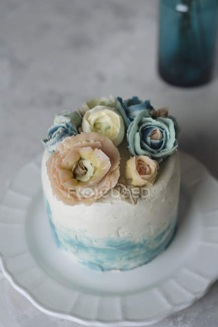 Цветочный торт — стоковое фото