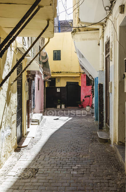Rue arabe traditionnelle, Tanger, Maroc — Photo de stock