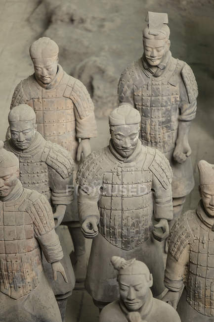 Guerriers en terre cuite de xian marche, Chine — Photo de stock