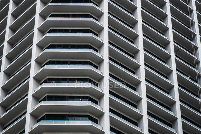 Gros plan sur les murs de gratte-ciel de la ville — Photo de stock