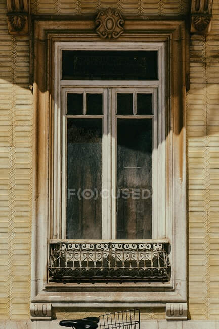 Retro window in portugal — Stock Photo