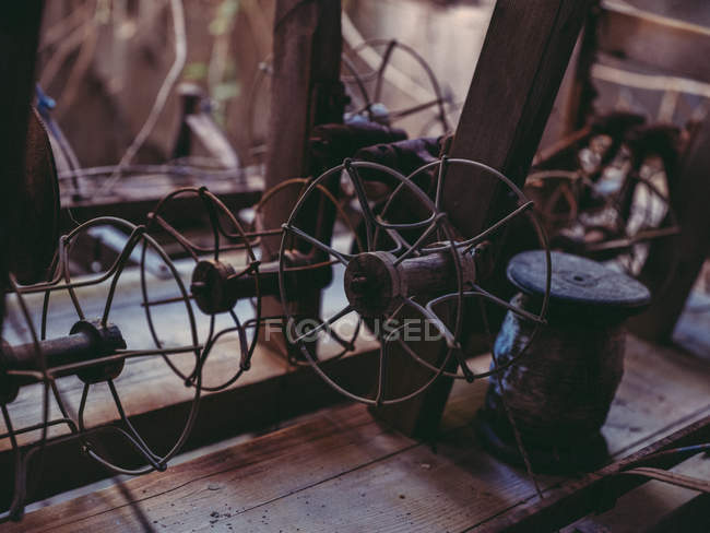 Vecchie macchine in fabbrica — Foto stock