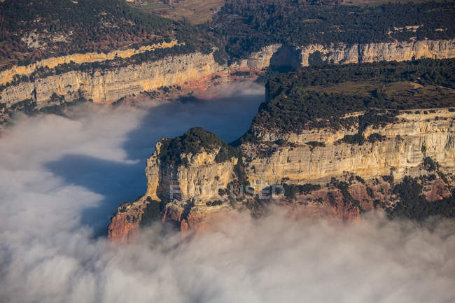 Облака в скалистых горах — стоковое фото