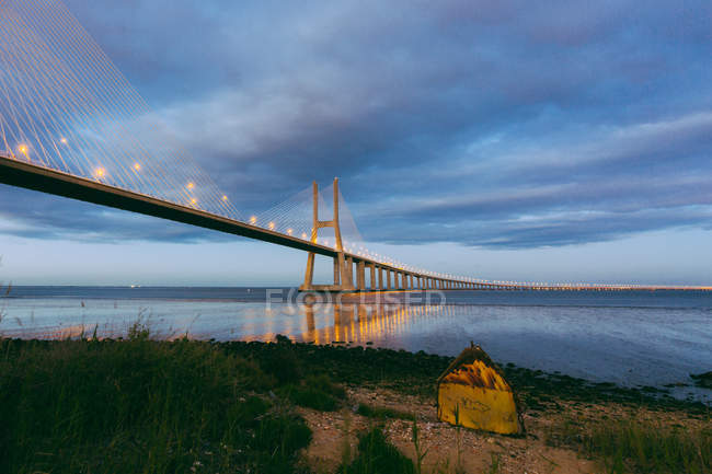 Illuminated Vasco da Gama bridge — Stock Photo