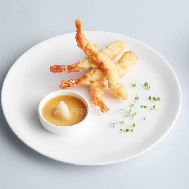 Deep fried prawns with dipping — Stock Photo