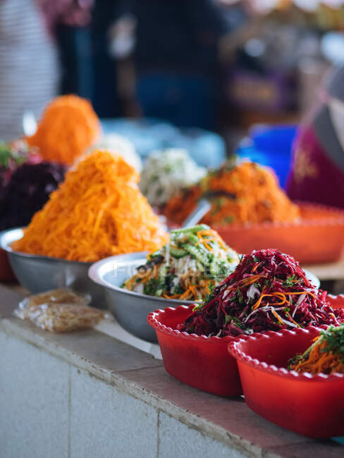 Street food in traditional market — Stock Photo