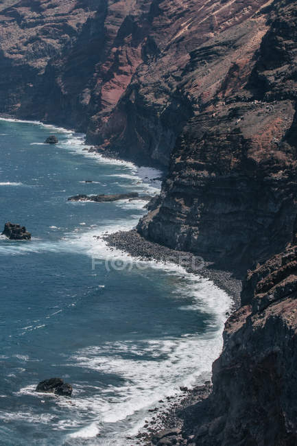 Rocky cliffs and ocean coastline, La Palma, Spain — Stock Photo