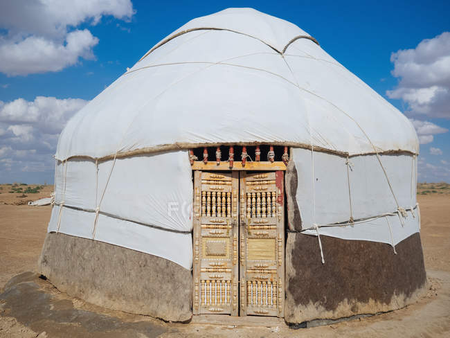 Exterior of traditional nomad tent yurta — Stock Photo