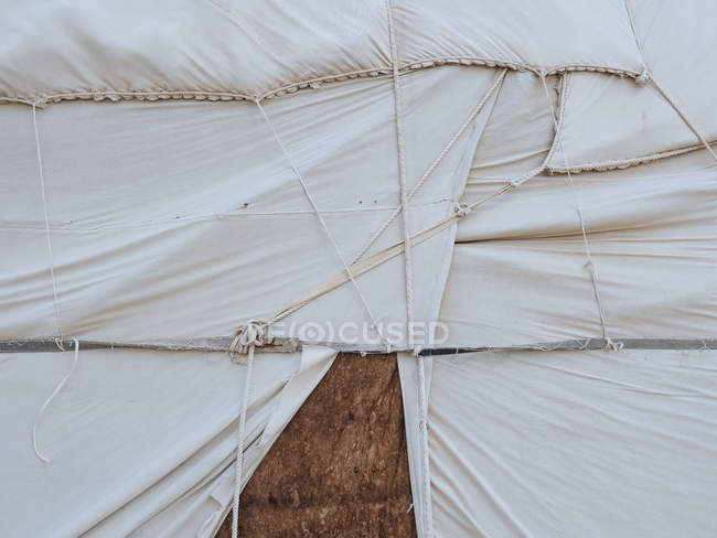Экстерьер традиционной кочевой палатки юрты — стоковое фото