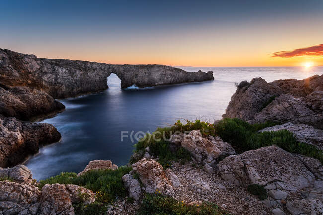 Atardecer en Pont D 'en Gil, Menorca, Spain — стоковое фото
