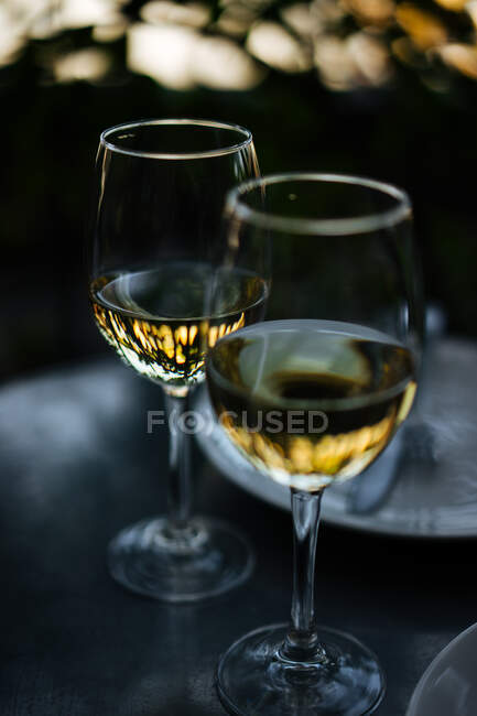 Glasses of white wine — Stock Photo