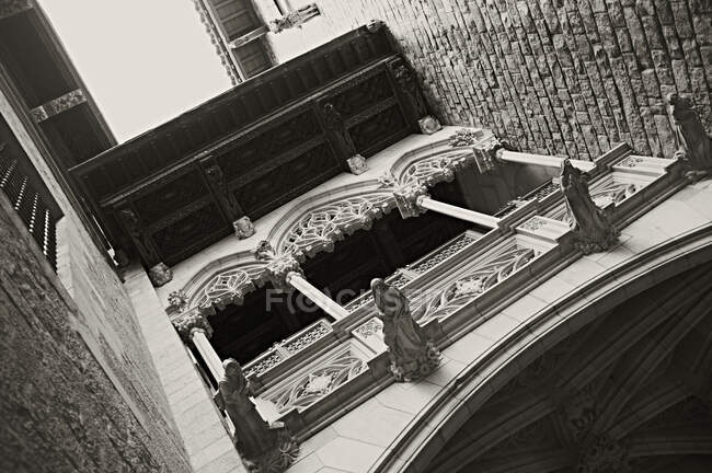 Bogen des alten schönen Gebäudes — Stockfoto