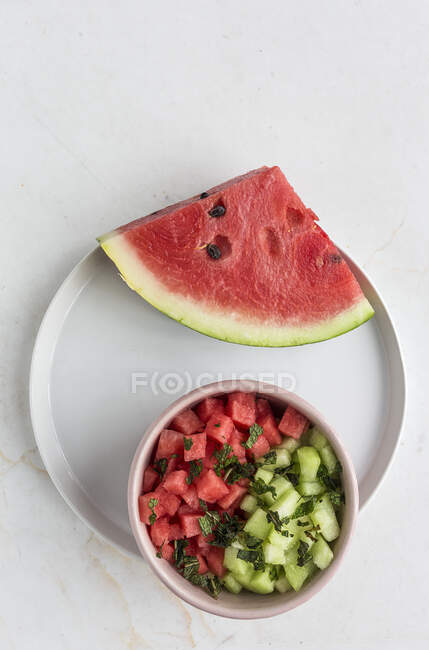 Kreatives Layout aus Süßwassermelone und Melone mischen. Flache Lage. — Stockfoto