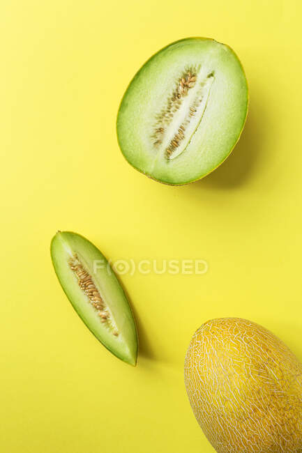 Kreatives Layout aus frischen Melonen. Flach lag er. Cantaloupe — Stockfoto