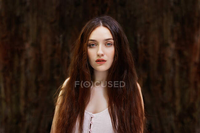 Young woman portrait looking at camera — Stock Photo