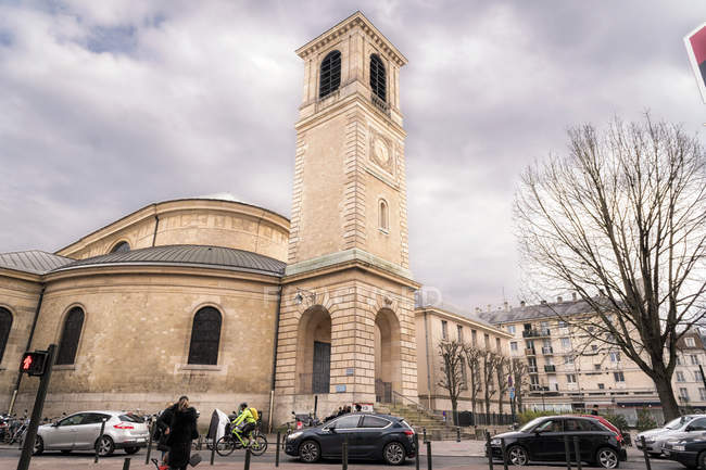 SAN GERMAÍN, FRANCIA - 25 DE MARZO: Iglesia de Eglise el 25 de marzo de 2018 en Saint Germain, Francia - foto de stock