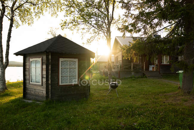 Exterior da pequena casa de madeira — Fotografia de Stock