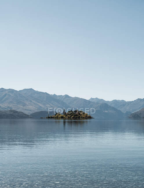 Incredibile vista sulle montagne e sul lago — Foto stock