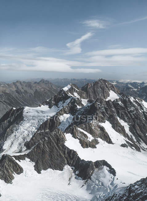Дивовижний вигляд величної гори Аоракі, вкритої снігом. — стокове фото