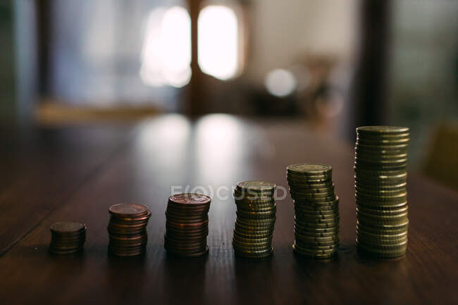 Münzen nach Wert sortiert — Stockfoto