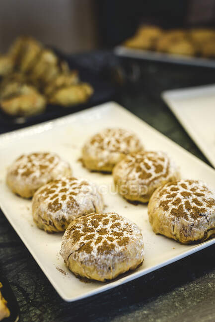 Типичные марокканские сладости с медом и миндалем. Домашние — стоковое фото