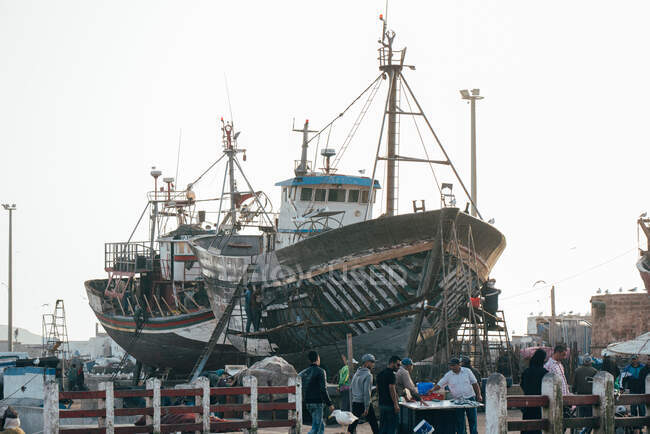 Fishing boats anchored in essaouira — Stock Photo