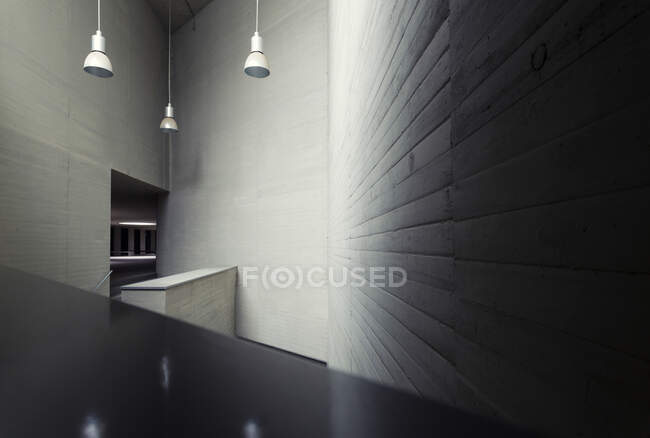 Interno di minuscola stanza con design elegante all'interno di un edificio moderno — Foto stock