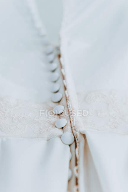Hermoso vestido de novia blanco - foto de stock