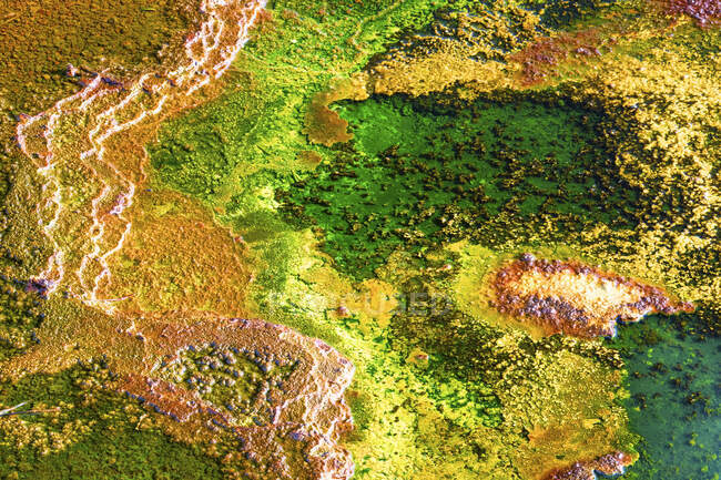 Abstração de belos minerais coloridos em camada no rio Rio Tinto, Huelva — Fotografia de Stock