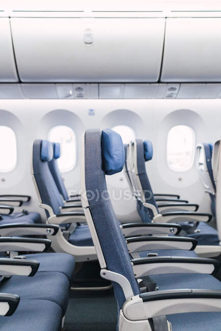 Aisle in moderner Flugzeugkabine — Stockfoto