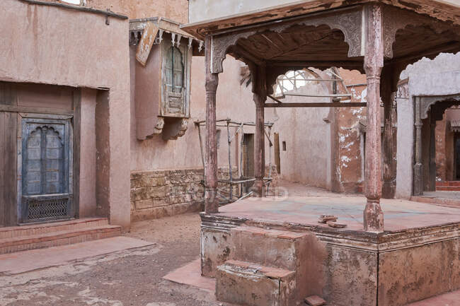 Amazing view of poor street between ancient houses in Marrakesh, Morocco — Stock Photo